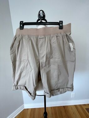 Catherine's NWT Tan Bermuda size 0X 14/16 walking casual tabbed cuff cotton New